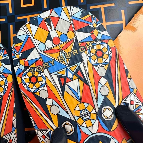 NWT Tory Burch Psychedelic Geo Enamel Logo PVC/EVA Sole Flip Flop Sandal Sz 8 - Picture 4 of 6